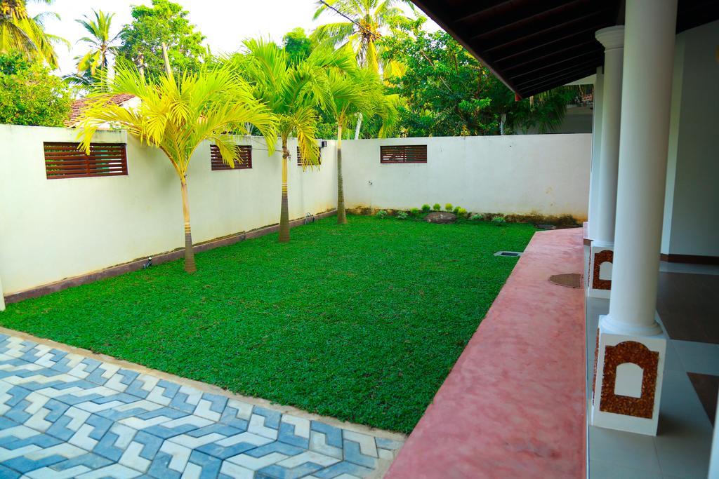 4 S Villa Tangalle Exterior foto